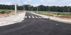 Cần bán gấp lô đất hướng Đông, mặt tiền đường nhựa 12m. Sổ đỏ công chứng ngay