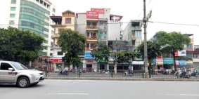 Bán nhà gấp Giải Phóng 40 m2 giá 2 tỷ 9 LH 0886217339