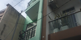 Nhà 1 trệt 2 lầu sân thượng đường Hậu Giang Q6 giá chỉ 3ty5 SHR