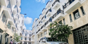 Bán Nhà Lầu 1 trệt 2 LẦu Tại Bình Dương