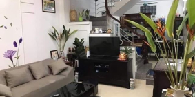 Bán Nhà Phố Quỳnh Lôi Hai Bà Trưng, DT:39m2, 5 tầng,MT 5m, giá 3,1 tỷ.