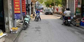 Bán gấp nhà Giáp Bát, ô tô đỗ cửa, mới đẹp ở ngay 40mx6T chỉ 3.1 tỷ.