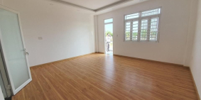 »Bán nhà 1 trệt 2 lầu, gần chợ Bình Chánh, nhà chính chủ, sổ riêng«