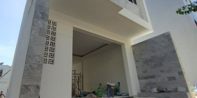 NHÀ 3 TẦNG, 2PN+ 3TOILET + 1 PHONG THỜ