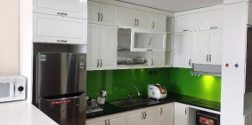 Tôi có căn hộ ở Tràng An Complex, 2PN ban công hướng Nam, tầng 16 đủ đồ cho thuê