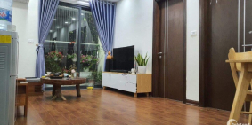 Cần cho thuê gấp căn hộ Green Stars - Đồ cơ bản 8tr/th và full đồ 10 tr/th, vào