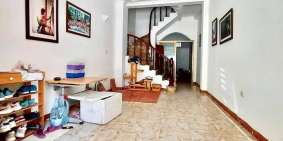 Nhà Nguyên Hồng-Đống Đa,Ô tô vào nhà. kinh doanh, 20 m ra Phố, 5 tầng,Giá 6.9 tỷ