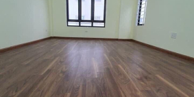 Đến Hạn Ngân Hàng Gia Đình Cần Bán Căn Nhà  Phố Lạc Trung 57m2 Giá Chỉ 4 tỷ ,