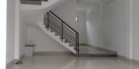 Cho thuê nhà đường số 11, P. Linh Xuân, Thủ Đức, có sân đậu ô tô