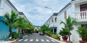 champaca garden, khu nhà phố compound đầu tiên ở làng đại học