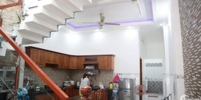 Vỡ nợ gả gấp nhà mặt phố ở Thuận An, mặt tiền 10m, giá 2 tỷ