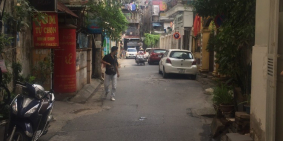 Bán nhà sổ đỏ mặt ngõ oto tải, đường thông, trung tâm Hà Nội