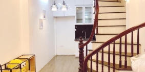 Bán Gấp Nhà Nguyễn Chính 30m2*5T Gần Phố Giá Siêu Rẻ