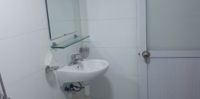 Nhà Trương Định, Hai Bà Trưng, DT 33m*4 tầng, MT 3m.