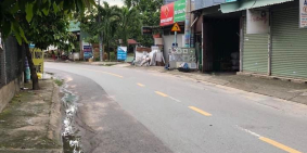 NHÀ MẶT TIỀN ĐƯỜNG NHỰA  LỚN CÁCH NGÃ 5 CHỢ ĐẦU MỐI HÓC MÔN 50m. DIỆN TÍCH