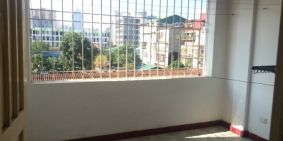 Cho thuê nhà riêng tại  KiM Mã nhà đẹp, khu dân trí cao, an ninh tốt, ngõ thoáng