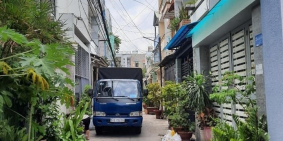 Ngộp covic Bùi Đình Túy 32 m2, 3 tầng , HXH,  LH 0903396661.