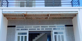 Bán nhà thị trấn Đức Hòa, giá 880 triệu, dt 4x13, dtsd 96m2.