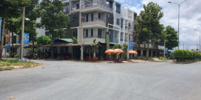 BÁN NHÀ HOÀN THIỆN 1 TRỆT 3 LẦU TRỤC ĐƯỜNG CHÍNH