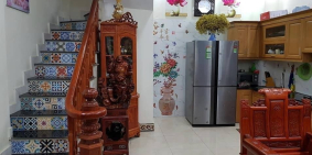 Bán nhà phân lô 5 tầng Cục Cảnh Sát ngõ 193 Trung Kính giá 4.3 tỷ.