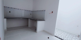 Bán nhà 1 trệt 1 lầu 3 phòng ngủ. 400 triệu. Sổ hồng riêng