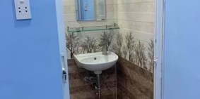 Bán gấp, Lý Thái Tổ, Phường 10 Quận 10, 3 tầng - sân thượng, chỉ 2.6 tỷ.