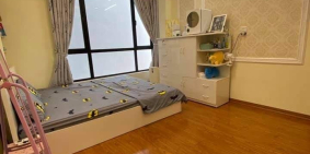 Cần bán gấp nhà 40m2, 5 tầng, 5.5MT, 3 tỷ, Tây Hồ.