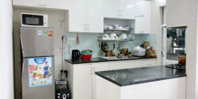 Cho thuê căn hộ Hưng Phát 1 có 2pn, ban công, full nội thất giá 10 triệu/tháng