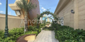 Chính chủ cho thuê căn hộ cao cấp nhìn thẳng ra hồ Tây, thoáng mát.