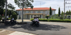 Kiếm tiền trả nợ cần bán đất gấp