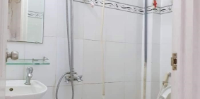 Bán gấp nhà CMT8, Quận 10, 45m2, hẻm 3 gác, 4.5 x 10, giá chỉ 3,6 tỷ.