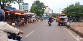 BÁN NHÀ MẶT PHỐ CẦU MỚI, CHỢ NGÃ TƯ SỞ (ROYAL CITY), KD ĐỈNH, 3 TẦNG, 40M2, MT