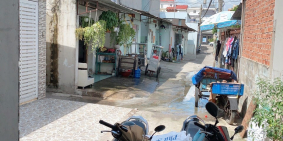 Nhà 1 trệt 1 lầu và 4 phòng trọ phía sau 1/ Bà Điểm 2.DT 5x30. đường betong 6m.