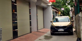 Cho thuê nhà mới xây 180m/5 tầng tiện kd ô tô vào nhà