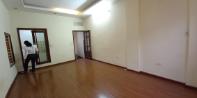 Bán gấp nhà 4 tầng phố chợ Khâm Thiên, diện tích 35m2, giá 2.65 tỷ