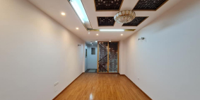 Bán nhà Đường Lạc Long Quân, Tây Hồ 35m2, 5T, giá 4.1 tỷ, nhà mới đẹp, siêu rẻ.