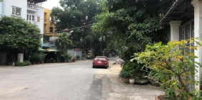 Bán gấp thửa đất Xuân La, VIP, gần hồ, ngõ vỉa hè, 38m2, MT4m, giá 3.55 tỷ.