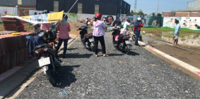 đất mặt tiền cách quốc lộ 50 -50m tân lân cần đước xe hơi quay đầu