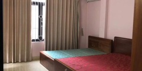 Cho thuê nhà mặt phố cổ Hàng Cân 45m2*2T. MT 4,5m. Giá thuê 34tr/th