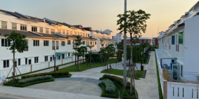 Nhà phố Sun Casa full nội thất, cho thuê 3PN, thủ dầu một, Khu CN Vsip 2, lh Trí