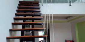 Cho thuê nhà nguyên căn 1 trệt 1 gác 100m2 có sân để xe hơi giá chỉ 6tr5/tháng