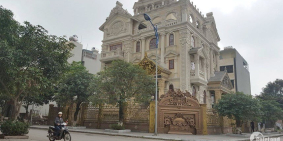 Hạ 500 triệu, bán cung điện bị bỏ rơi Ngụy Như Kon tum.