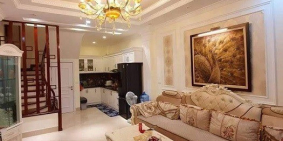 Bán gấp nhà Giáp Bát 5T MT5m, ô tô đỗ cửa, KD, gần hồ điều hoà, nhỉnh 4 tỷ