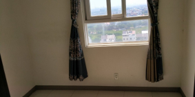 Cho thuê gấp căn hộ sky 9 50m2 2pn 1wc có sẵn rèm cửa giá chỉ 6tr/tháng