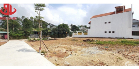 ĐẤT NỀN QUẢNG TẾ LÔ GIỮA VUÔNG VẮN RẤT ĐẸP GIÁ ĐẦU TƯ LH 0932-638-838