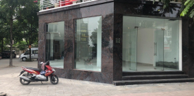 Cho thuê MB tầng 1 lô góc mặt phố Văn Khê KĐT Văn Phú, 2 MT, đường 42m