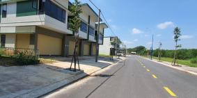 Nhà phố kinh doanh đối diện ĐH Việt Đức, Bến Cát, Tp Bình Dương.