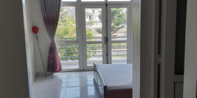 Bán nhà mặt phố Lạc Long Quân, Đông Nam Cường, HD 81m2, mt 4.5m, 4 tầng, view sô