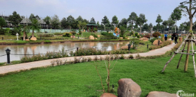 Bán nền đối diện dãy biệt thự trung tâm đô thị giá 700tr