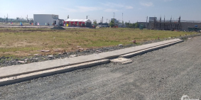 Bán Gấp Lô Đất 7X16m2, Gía 750tr cóSHR Mặt Tiền Đường Nguyễn Trung Trực, Long Ca